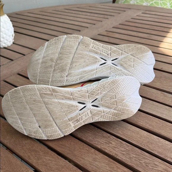 Hoka Women’s Carbon X 2 running shoes - Picture 8 of 9